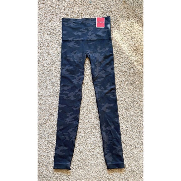 New SPANX Camo Look At Me Now Seamless Leggings XS limited edition - Picture 4 of 8